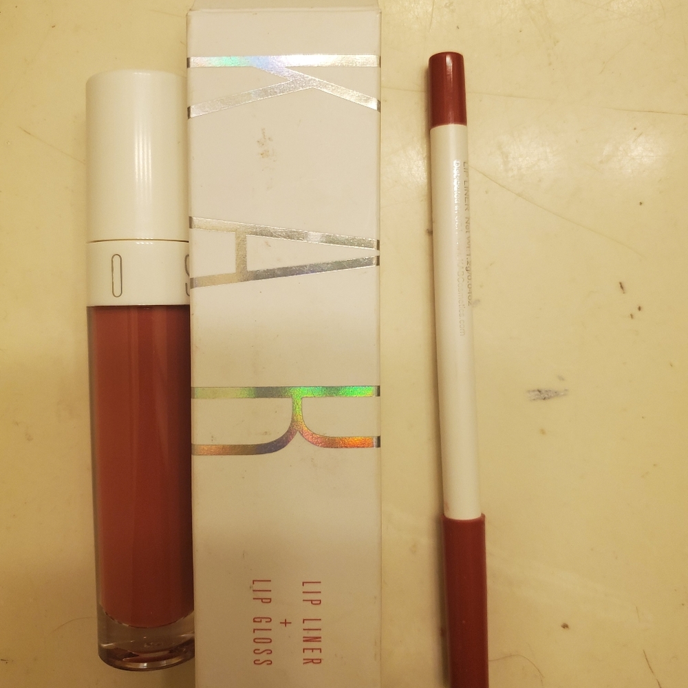 Lip gloss
